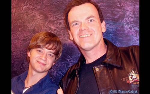 While at the 2009 premiere of Disney's "The Hannah Montana Movie" I was fortunate enough to bump into Jason Earles, who famously plays Hannah Montana's brother. Turns out that at the time he also lived in Monrovia - small world!

(c)2009MarianRudnyk