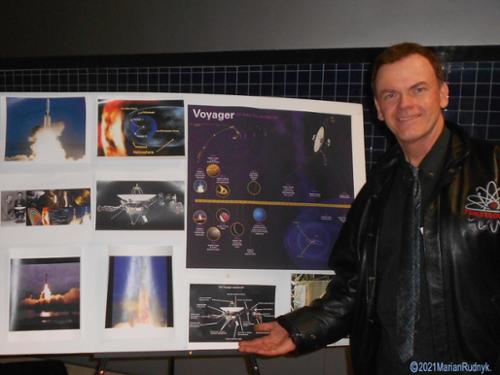 Here I am at the NASA Voyager 2 mission memory board on Nov. 16, 2017 at the exclusive Voyager Mission 40th Anniversary event held at Northrop. Good times!

(c)2017MarianRudnyk